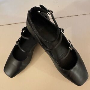 Women’s Quince three strap flats.  Black, size 9